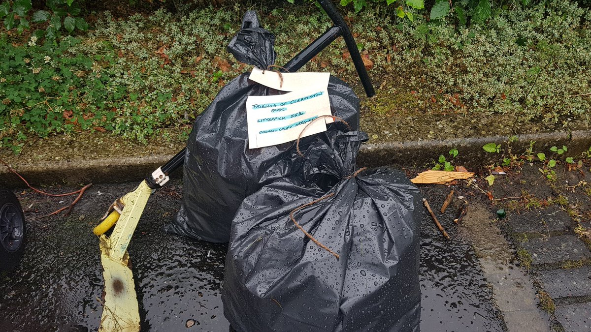 A big thank you to the Friends of Clermiston Park who, despite the downpour yesterday afternoon,  litter picked Clermiston Park! 💚

Above and beyond the call of duty, not put off by a wee bit of rain! 🌧️😁

#ClermistonLitterati
#LitterHeroes