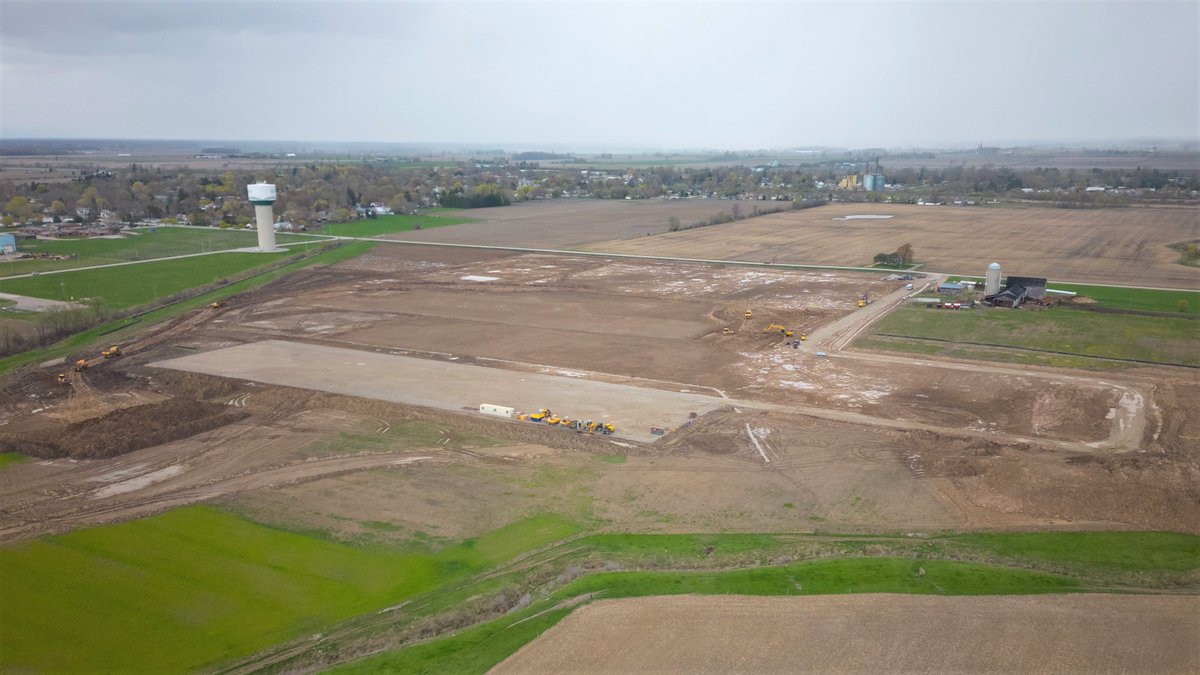 Dalsem is designing, building and installing a new 13 acre high-tech greenhouse project at Glencoe in Ontario, Canada. Dalsem’s X-AIR Semi-Closed System is just one of the innovations to improve energy efficiency, sustainability and biosecurity. Read more: bitly.ws/JB5v
