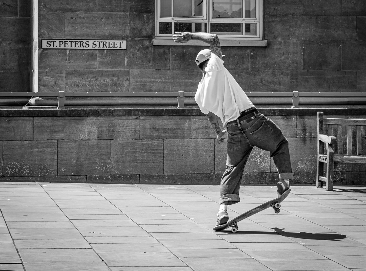 A new free outdoor exhibition called Picturing High Streets opens today in Norwich. 📸

The exhibition features 65 photographs celebrating high street life. These three winning photographs will be displayed in the exhibition. 👏

Find out more ➡️ bit.ly/PicturingNorwi…