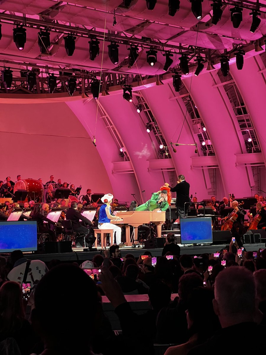 Incredible night of music for #TheGameAwards 10th anniversary. It was so incredible seeing music from #JediSurvivor performed live. Every performance was incredible. 

Also <a href="/jackblack/">Jack Black</a> with an awesome surprise performance at the end. 

Congrats on a great show <a href="/geoffkeighley/">Geoff Keighley</a>!