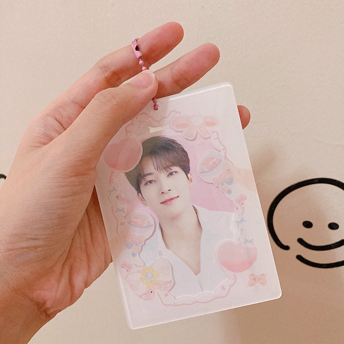 GaemKang's tweet photo. finally joining the acryllic holder club with this marie-coded one by @voboarts 🎀 https://t.co/fYak09bRUC