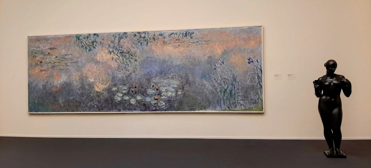 FlyingFlying62's tweet photo. Encapsular lo efímero, anhelar lo ilimitado del agua y prescindir del marco (que por cierto fue el primero): Monet. Nenúfares. Los nuestros de #Turicum. #KunsthausZürich. https://t.co/AUf5ly1Fpq