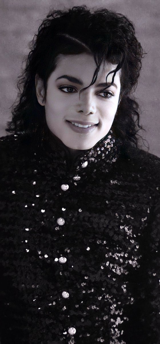 #MICHAEL WE LOVE YOU MORE  !

❤️❤️❤️👑❤️❤️❤️

🥰 #MichaelJackson #KingOfPop #MJfam 🥰