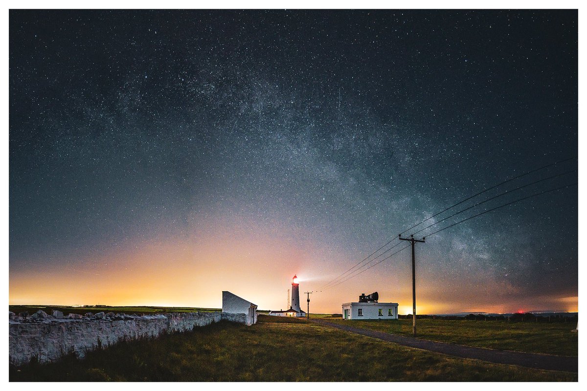 Can’t beat the feeling of a few hours out under the stars! If you told me I’d be doing this 20 years ago I would of never believed you, how my life has changed Mad to see orange glow of light pollution from Barry/Cardiff @Benro_UK <a href="/UKNikon/">Nikon UK & Ireland</a> <a href="/ItsYourWales/">It's Your Wales</a> <a href="/visitwales/">Visit Wales 🏴󠁧󠁢󠁷󠁬󠁳󠁿</a> <a href="/visitthevale/">Visit the Vale</a>