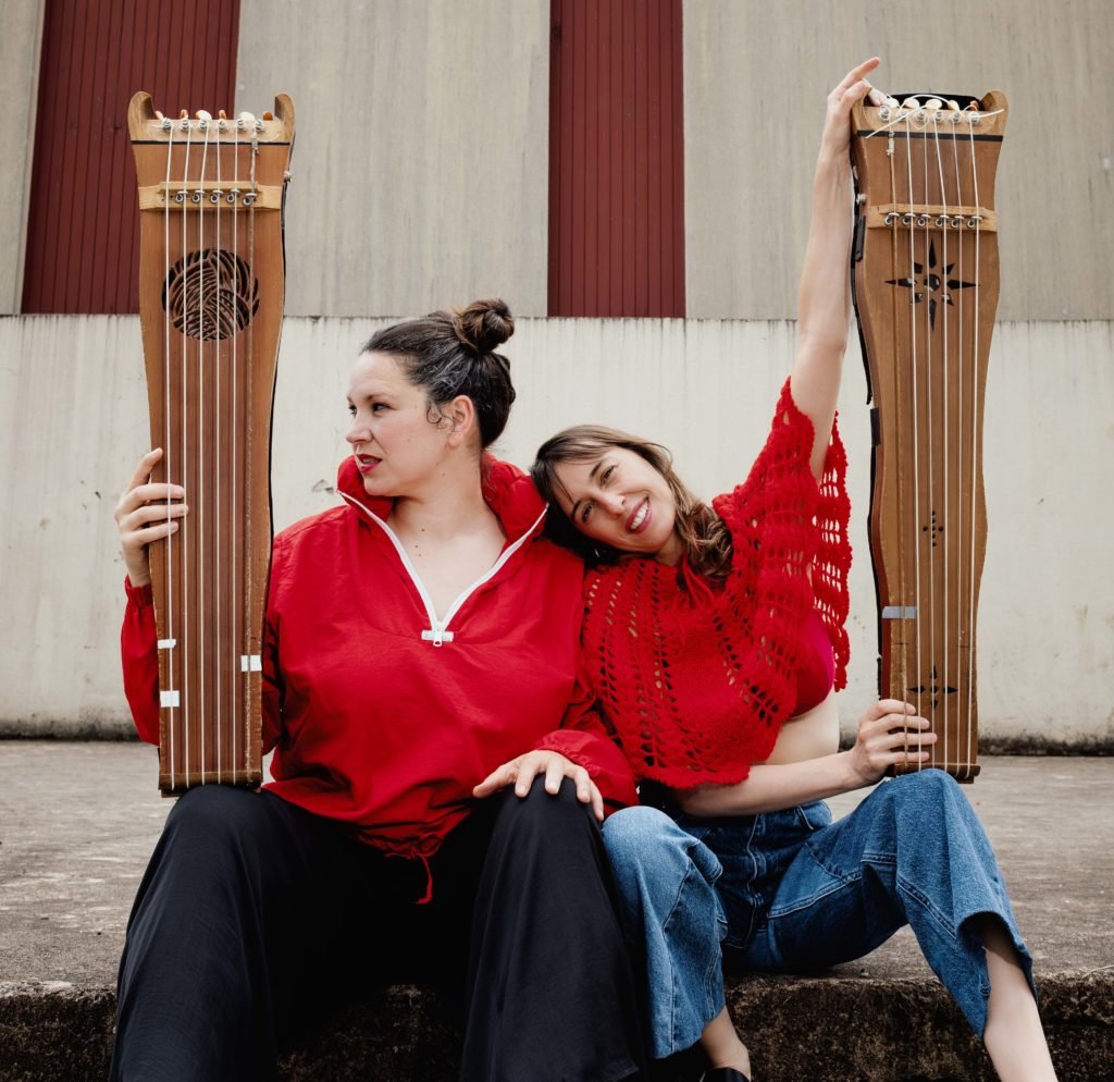 Lila Fraysse &amp; Caroline Dufau, voices and percussion, form the group Cocanha, performing Occitan traditional dancing songs. Listen to their album 'Puput': cocanha.net/puput/