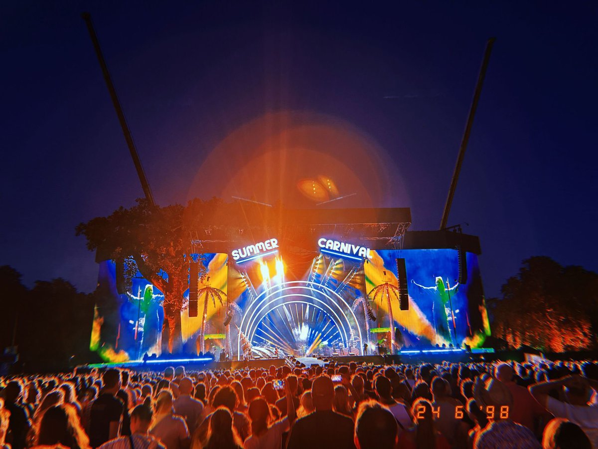 A <a href="/Pink/">P!nk</a> weekend 🪩💖