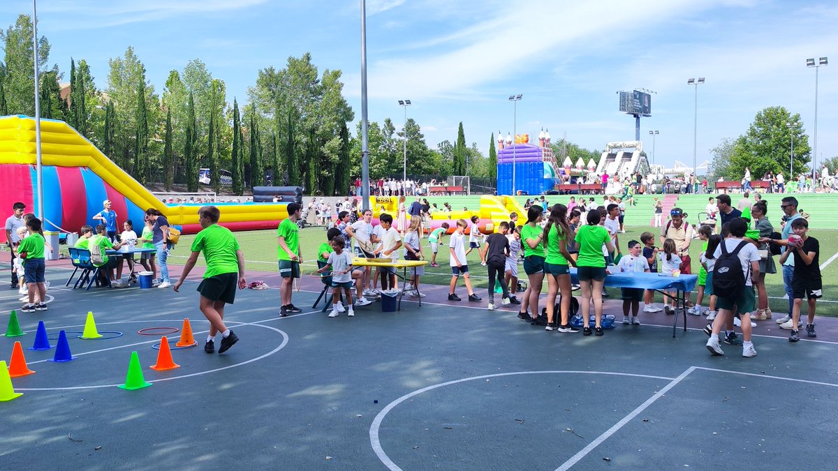 TrinityCollege1's tweet photo. ¡Celebramos el fin de curso de manera solidaria en Trinity College Boadilla y en Trinity College S.S Reyes! 

Queremos  agradecer a las familias, empresas y equipo TC su apoyo y su generosidad para hacer realidad nuestro #ProyectoSolidario en #Burundi en beneficio de @asuong. https://t.co/Z6bxY3MGbJ
