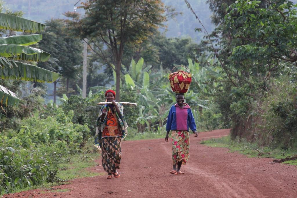 🇧🇮 ¿Sabías que #Burundi es el  segundo país del mundo con el #PIB per cápita más bajo, según el Banco Mundial?
Desde #Asturias impulsamos proyectos educativos y sanitarios para ayudar a su población.
Colabora con nosotros: sosburundi.com
ES49 0081 5155 7900 0684 2790