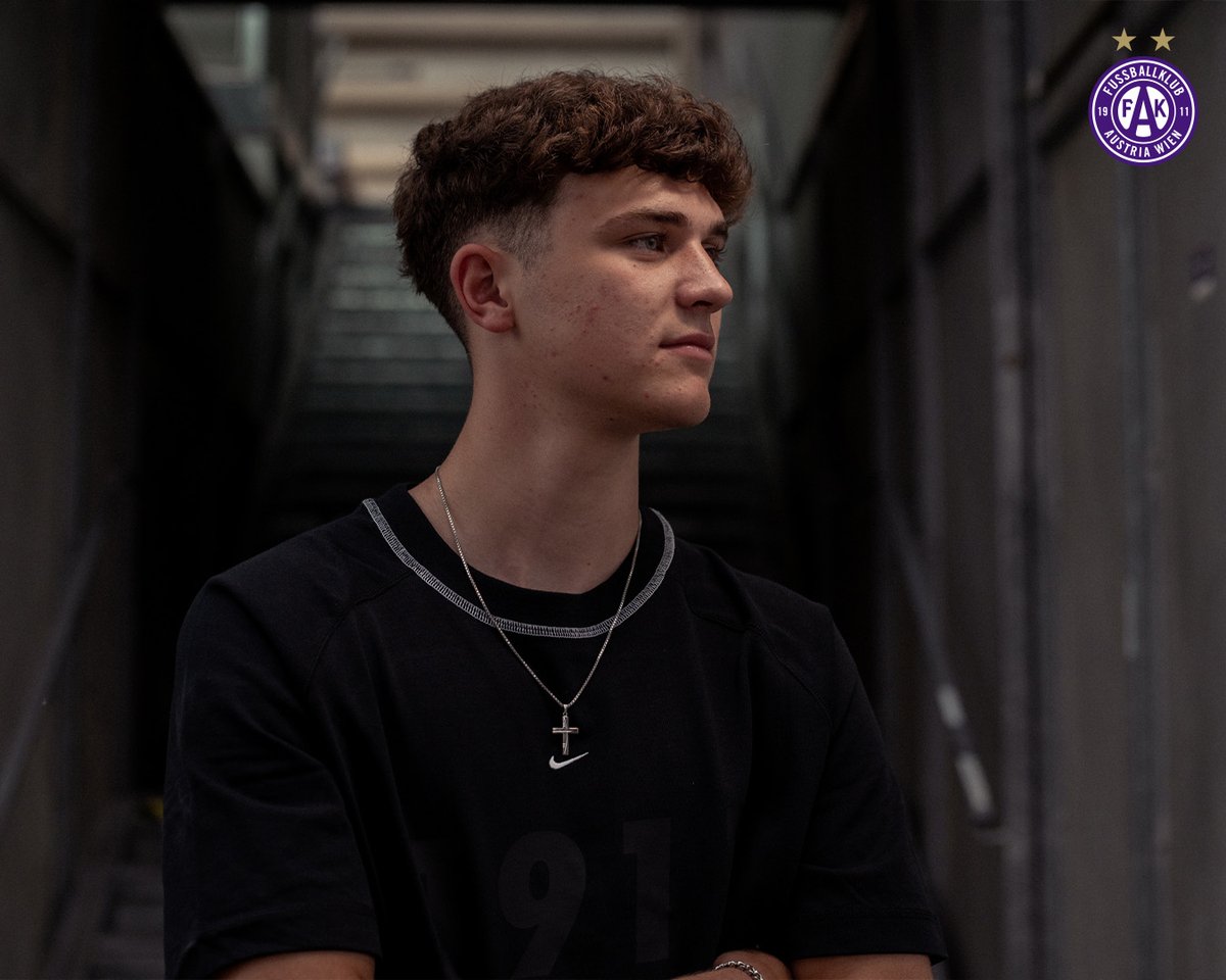 ✍️ Moritz Wels wechselt von Sturm zur
Austria. Der 18-jährige offensive Mittelfeldspieler
unterschreibt bei den Veilchen einen Vertrag bis 2026.

📸 <a href="/MrShaked/">Daniel Shaked</a>