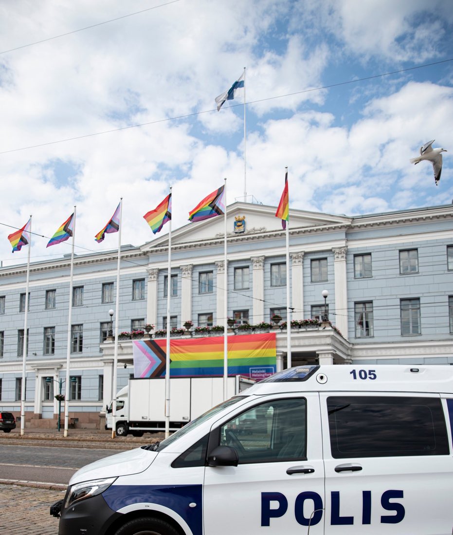 RT @Nordic_News: Helsinki City Hall celebrates #helsinkipride #pride #prideweek 
Photo: @HelsinkiPoliisi https://t.co/NiM1C3LdJH
