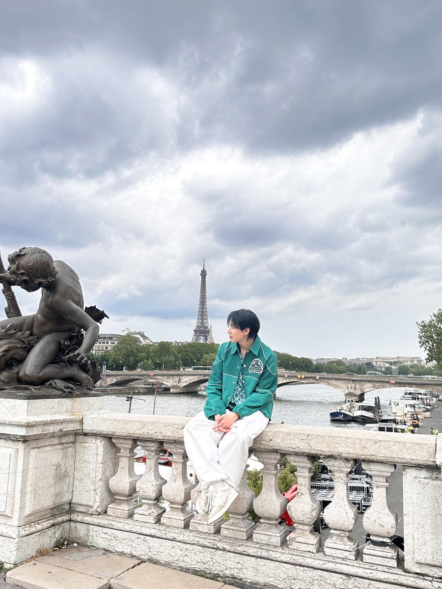 BAMBAM WEVERSE tweet media