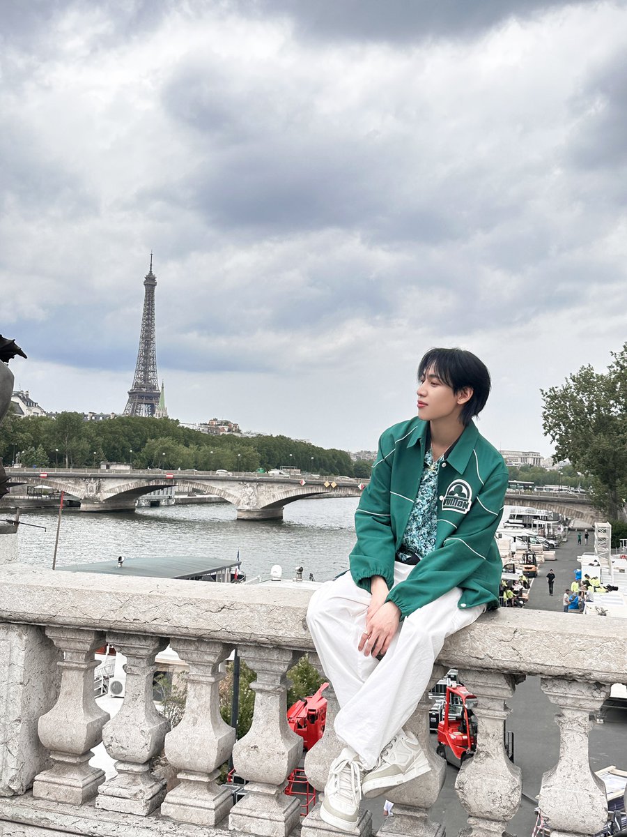 BAMBAM WEVERSE tweet media