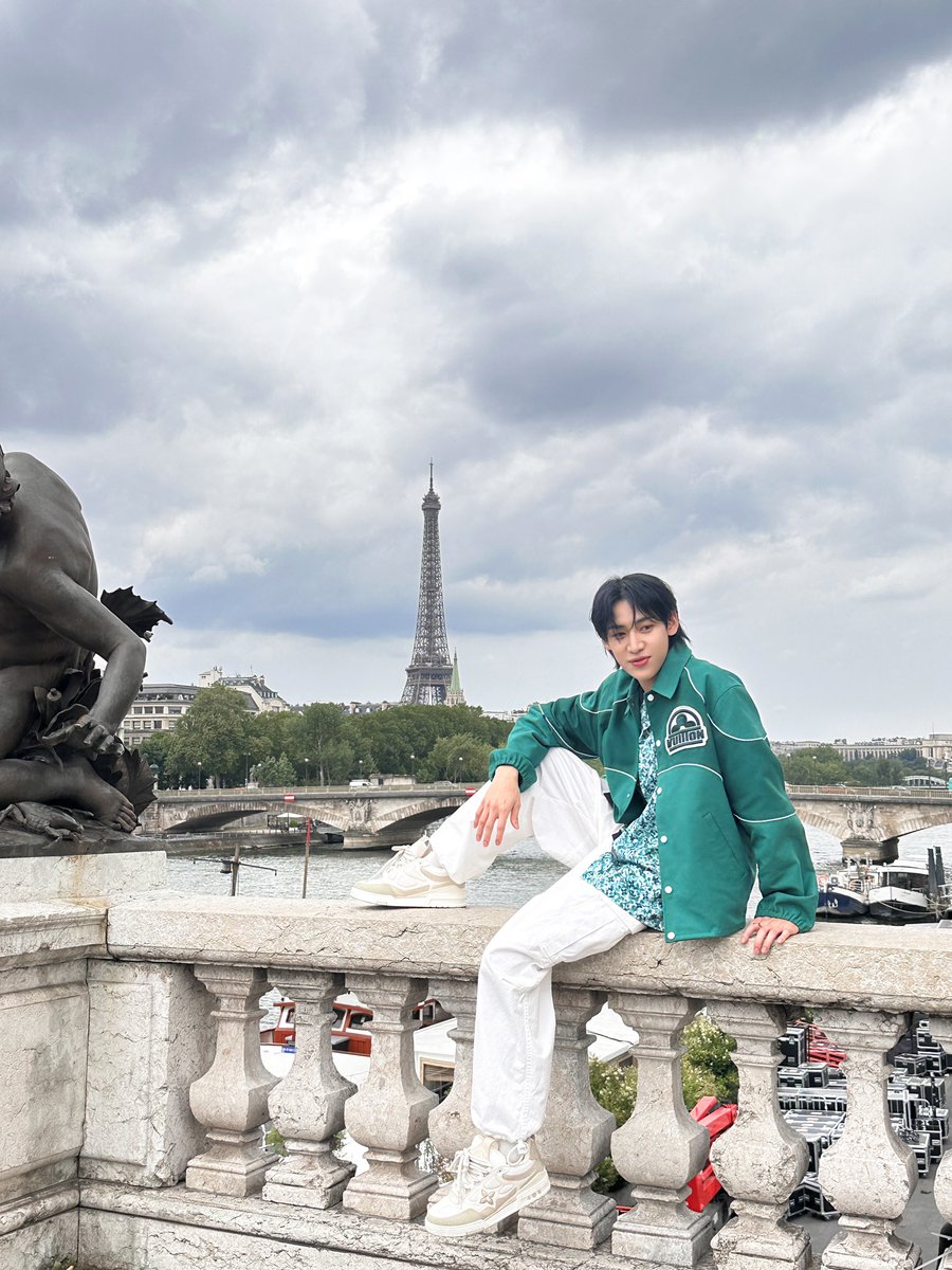 BAMBAM WEVERSE tweet media