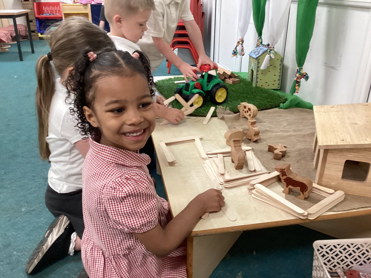 WMPrimaryF1's tweet photo. Our theme this week is farms. Today Old McDonald’s animals had escaped and he required our help to keep them safe. #lotsofideas https://t.co/rQR1lhB1N0