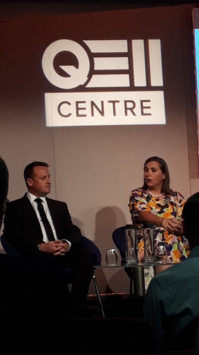 cab4dj's tweet photo. @AVIXA @AVUserGroup @QEIICentre @AVMag @BenBarnard4 #upstream  #meeting how do consumers want to experience remote content.  What constitutes the most resonant content.  Deliver content in smaller chunks with human-lead stories Sam Minish https://t.co/mSYNtpp9IQ