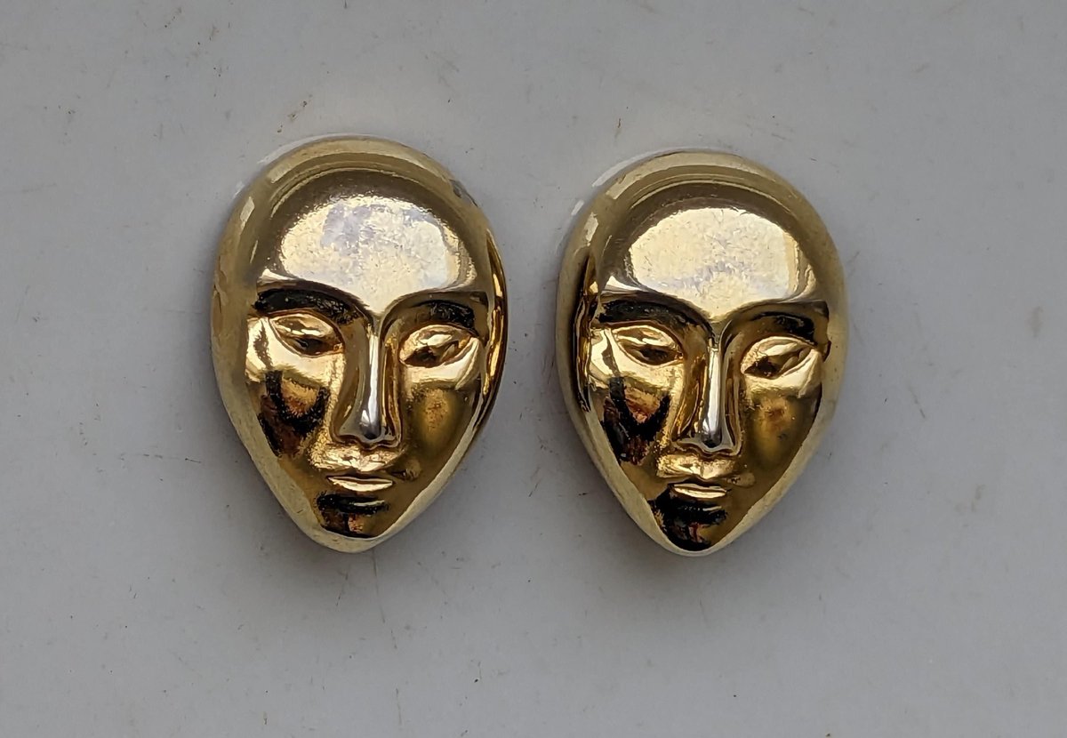 Happy to share the latest addition to my #etsy shop: 90s Golden Metal Clip-on Earrings Representing A Beautiful Woman's Face etsy.me/3NL0IjU #jewellery #earrings #cliponearrings #ethnicearrings #goldenmetaljewels #goldenearrings #90sgoldenearrings #costumejew