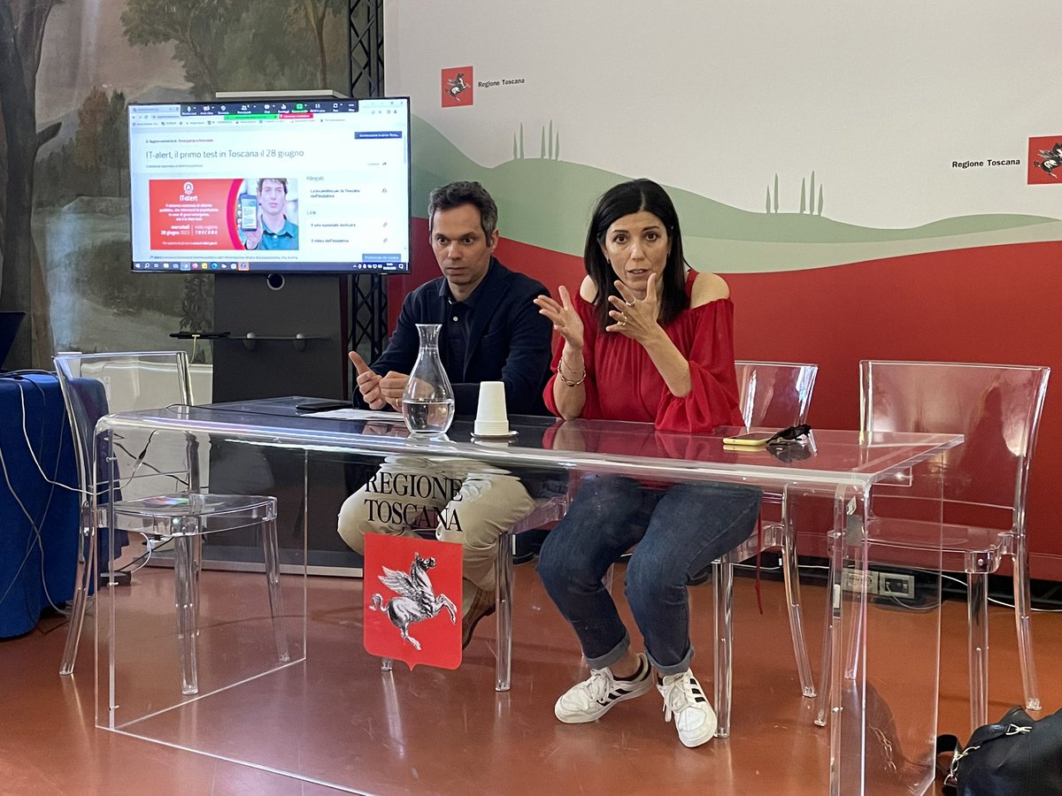 ProtCivileRT's tweet photo. È in corso la conferenza stampa per il primo test di #italert che avverrà in #Toscana il 28 giugno alle 12. Si tratta della prima sperimentazione a livello regionale del sistema di allarme pubblico per avvisare la popolazione in caso di emergenza.
Info 👉🏻 https://t.co/tIBGmTPasd https://t.co/7rx11dyIhp