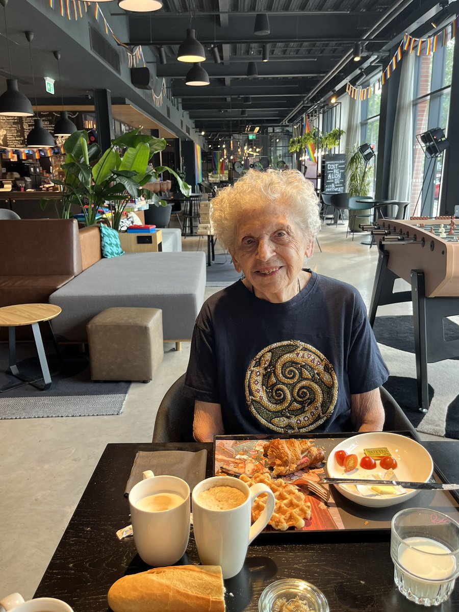 Nancybartosz's tweet photo. @Marriott @MoxyHotels are perfect for young travelers…just like this! Plus…with a spin of the wheel,  she won a free breakfast! Thanks, Bristol Moxy for the extra special treatment! @MarriottBonvoy https://t.co/IMbdtM0HBY
