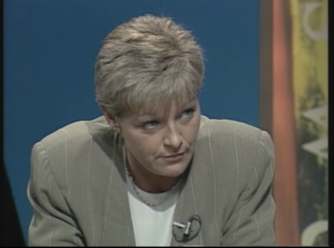 barrycummins12's tweet photo. Journalist Veronica Guerin. Murdered by Dublin criminals on this day in 1996. I was doing work experience in  ⁦@eastcoastfm⁩ that day. Going home that day on packed DART there was silence. #veronica https://t.co/cgC54H7qcF