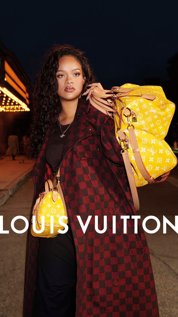 GalerieRihanna's tweet photo. Rihanna for Louis Vuitton 🖤 https://t.co/kCxBv2siTY