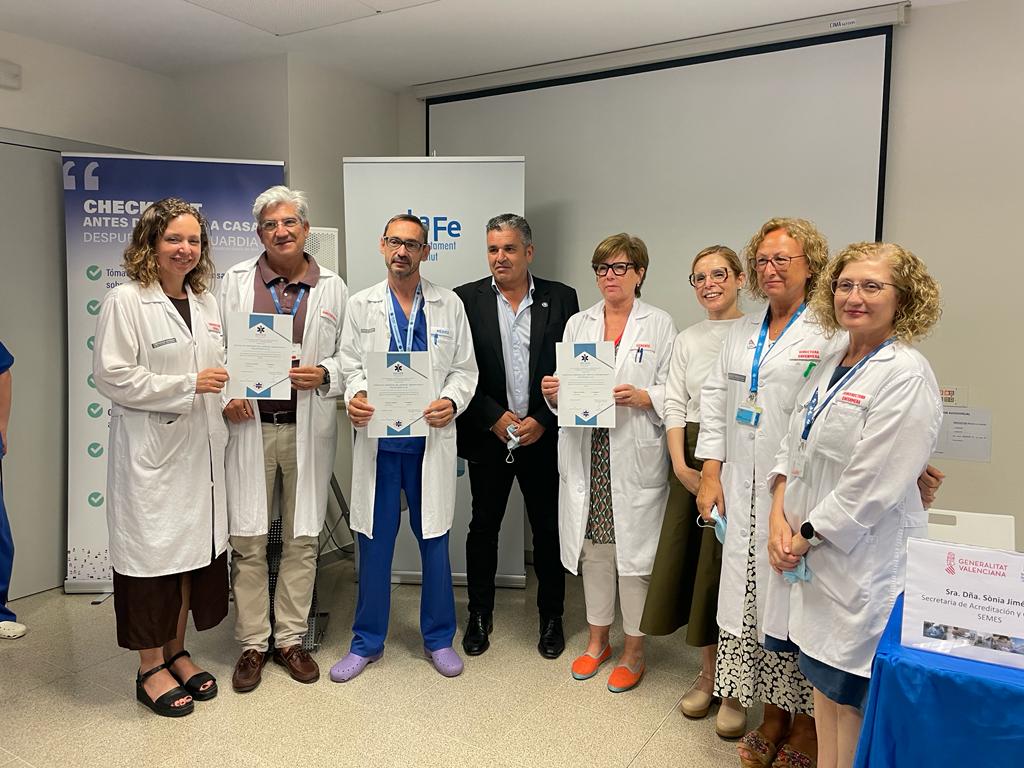 SEMES_'s tweet photo. ✏️El Servicio de Urgencias del @HospitalLaFe  recibe la acreditación de SEMES por su calidad asistencial https://t.co/iWqWQz8S3c