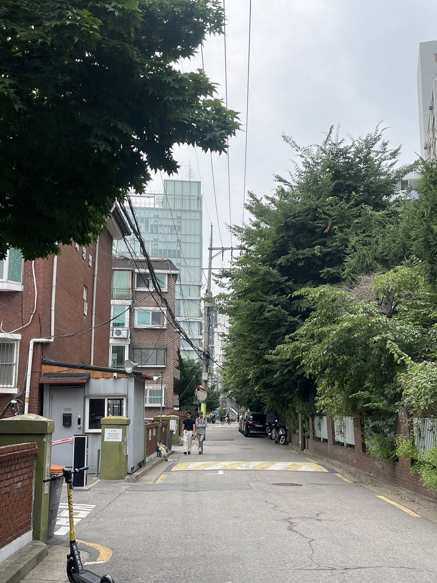 oreoreasure's tweet photo. 내가 느끼는 한국의 길거리 감성 타래 https://t.co/LmEVofhRey