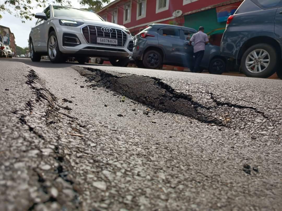 AmarnathAldona's tweet photo. Mr @HardeepSPuri, Minister for @MoHUA_India Check Smart sub standard work of Roads in Panjim #SmartCity . We once again remind you to Walk through Panjim City for #Padyatra along with Goa Urban Development Minister @visrane,MLA @babushofficial &amp; other officials of @BJP4Goa Govt. https://t.co/NwvlJTnLsG