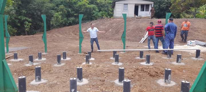 Holaguaa's tweet photo. Este Domingo en la tarde se continúa trabajando en el montaje  del equipamiento para el cambio de matriz energética en los asentamientos de Guesigua, Cañete  y Yamaniguey entre la Empresa mecánica  del níquel y la ueb de acueducto en #Moa https://t.co/x4aJnaAKQG
