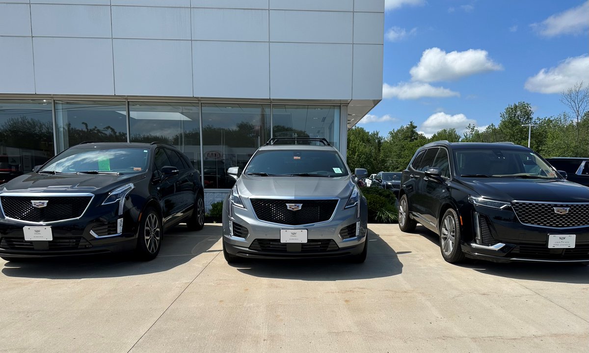 The icons😎✨
 #cadillac #cars #car #Cadillac #escalade #luxeryvehicle #cardealer #cardealership #maine #newengland #BeIconic #beiconic