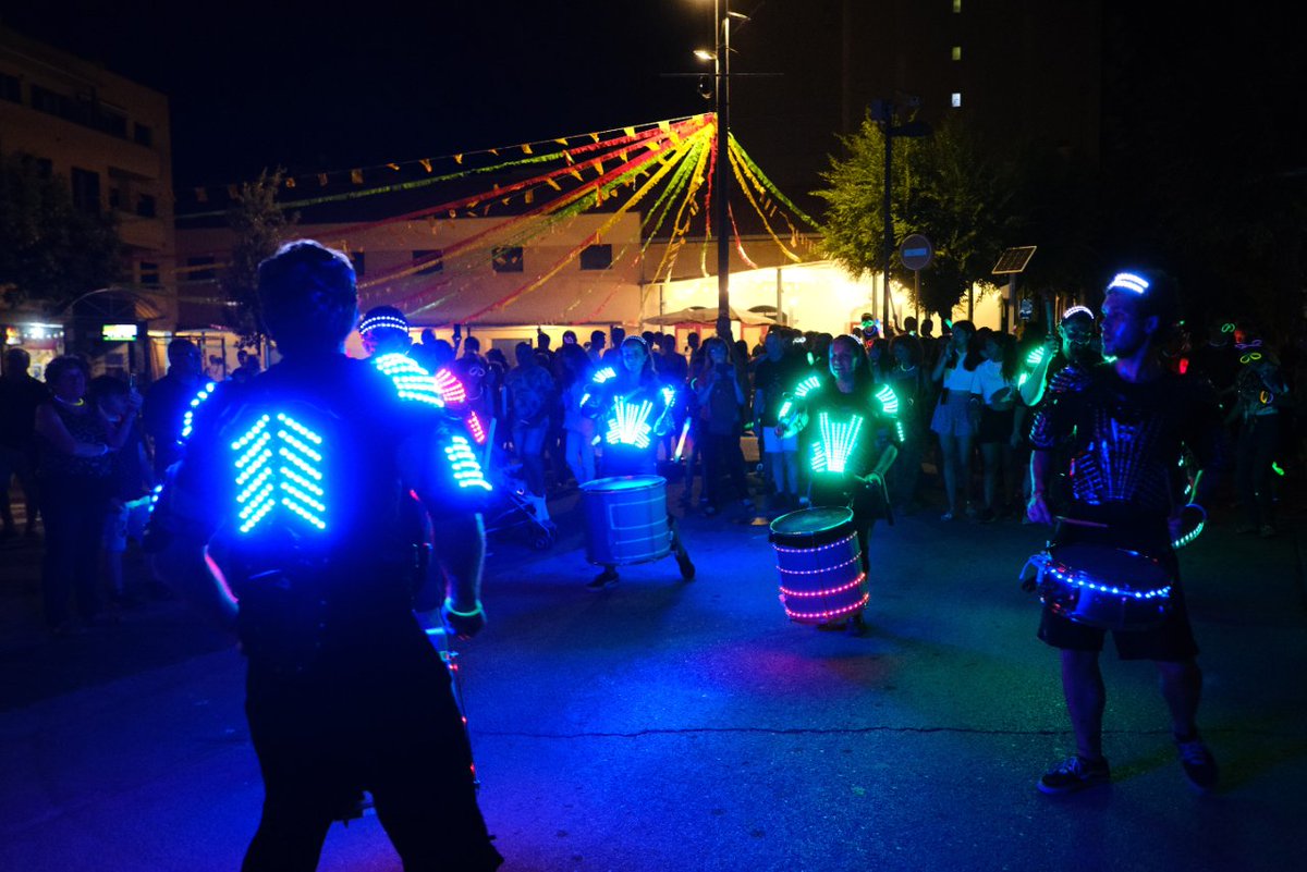 AjuntamentOlesa's tweet image. 🔴 NIT DE LA LLUM

🏮 Ahir Olesa es va il·luminar amb la #Festa de la #Llum en la qual van participar centenars de persones amb objectes i complements lluminosos.

📸 Compartim amb vosaltres un recull de fotografies d'aquest acte tan ben rebut. #FMOlesa23