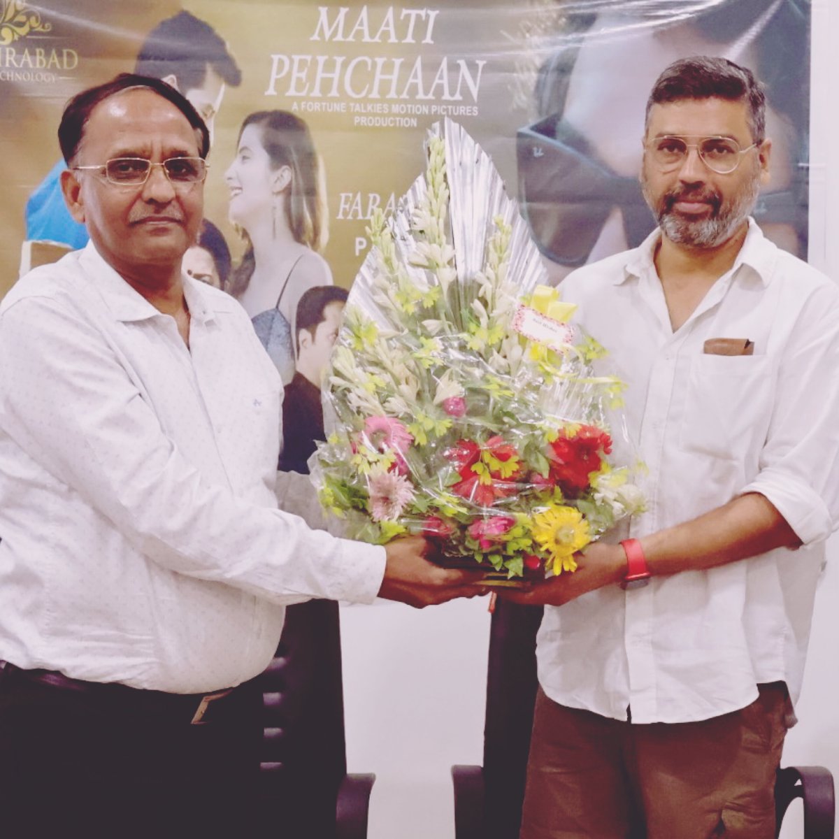 farazshere's tweet photo. Being invited to JIT Media Institute, Lucknow &amp; having the opportunity to interact with the students was amazing. I was happy to talk about my life's journey, from starting my career in 1999 at #ZeeNews to producing my own film #MaatiPehchaan.

@fortunetalkies 
@ftmotionpicture https://t.co/EjrqWM18B4