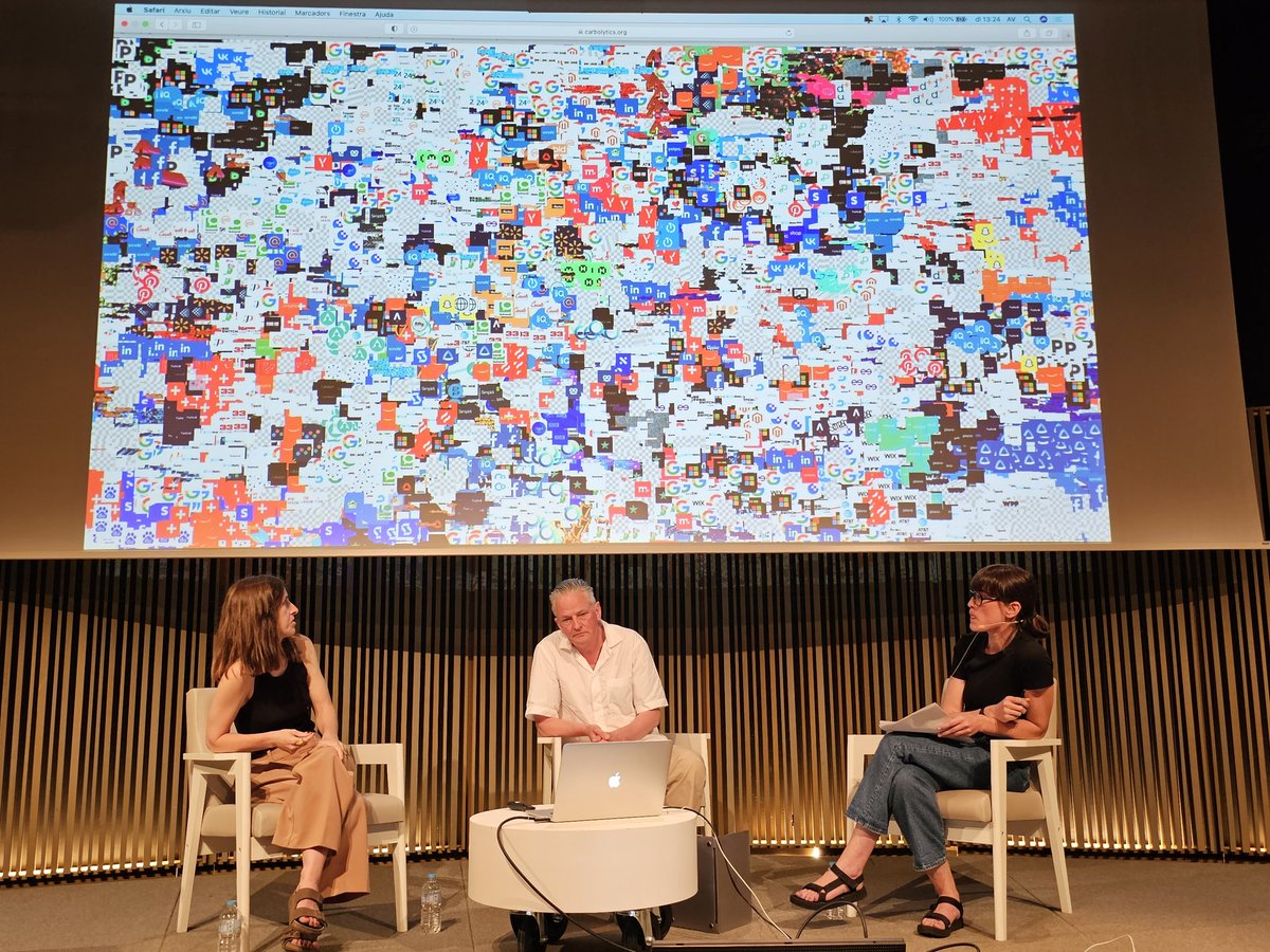peinadormarta's tweet photo. Silent code: Unspectacular Art moves within the Digital @joana_moll
& Matthew Fuller @GoldsmithsUoL
- Bring out the invisible & unmaterial technologies
- Working in an environment for #DigitalArt
- How you make an index about what's happening in #DigitalCulture?
#FocusDigital https://t.co/sP5KyAgOOj