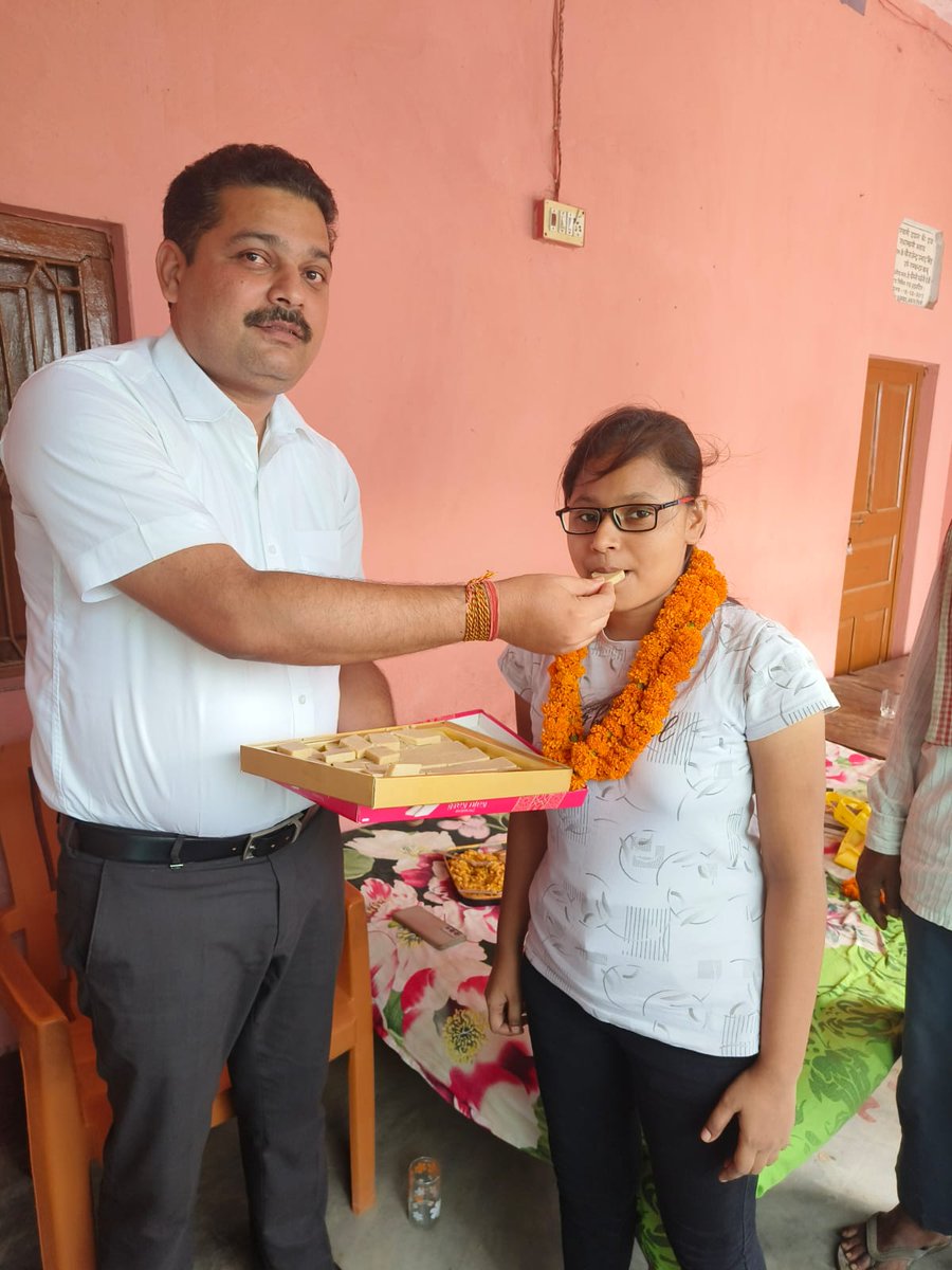 AUTHOR_AKHILESH's tweet image. विद्यालय की पूर्वर्ती छात्रा श्रुति कुमारी द्वारा IIT JEE में सफलता प्राप्त करने पर हार्दिक बधाई एवं शुभकामनाएं ।

बिक्रमगंज प्रखंड के लोकेया गांव की रहने वाली श्रुति कुमारी को ऑल इंडिया रैंक 4381 प्राप्त हुआ है ।

#jee2023 #iit