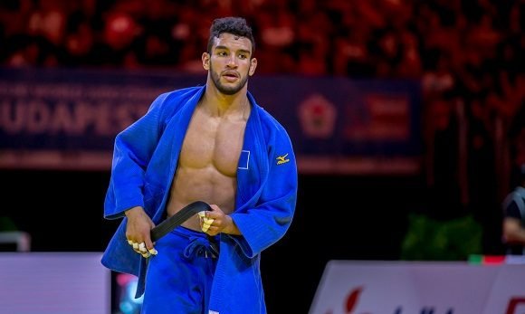 Magdiel Estrada se alzó con el título en la división de 73 kg de los JCC de San Salvador 2023 al vencer por ippon al dominicano Antonio Tornal. #CubaViveyVence @CMontiller @yunier_sifonte