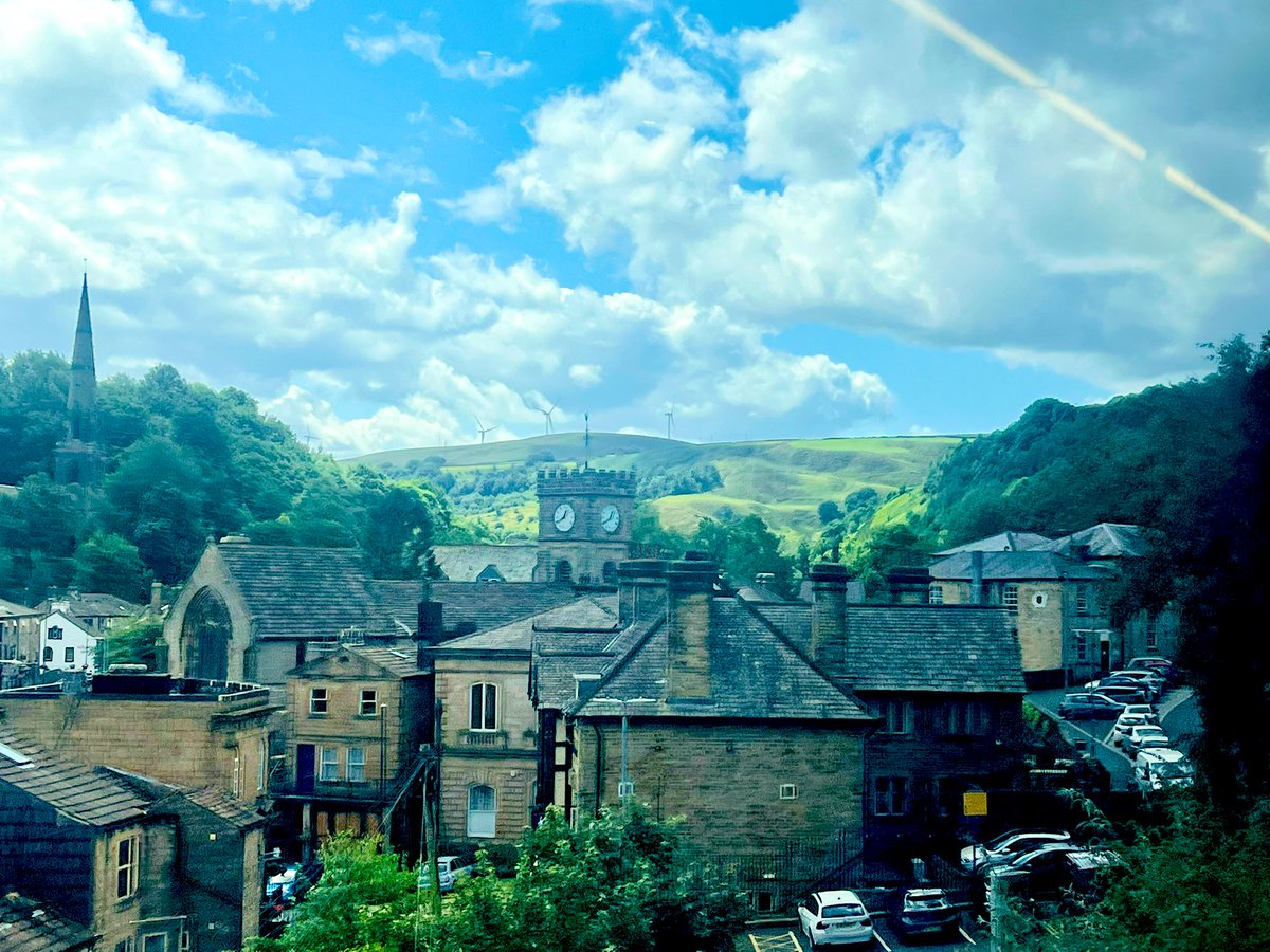 Gorgeous views on the #Northern @northernassist train line passing through Todmorden… 😍🛤️🚊