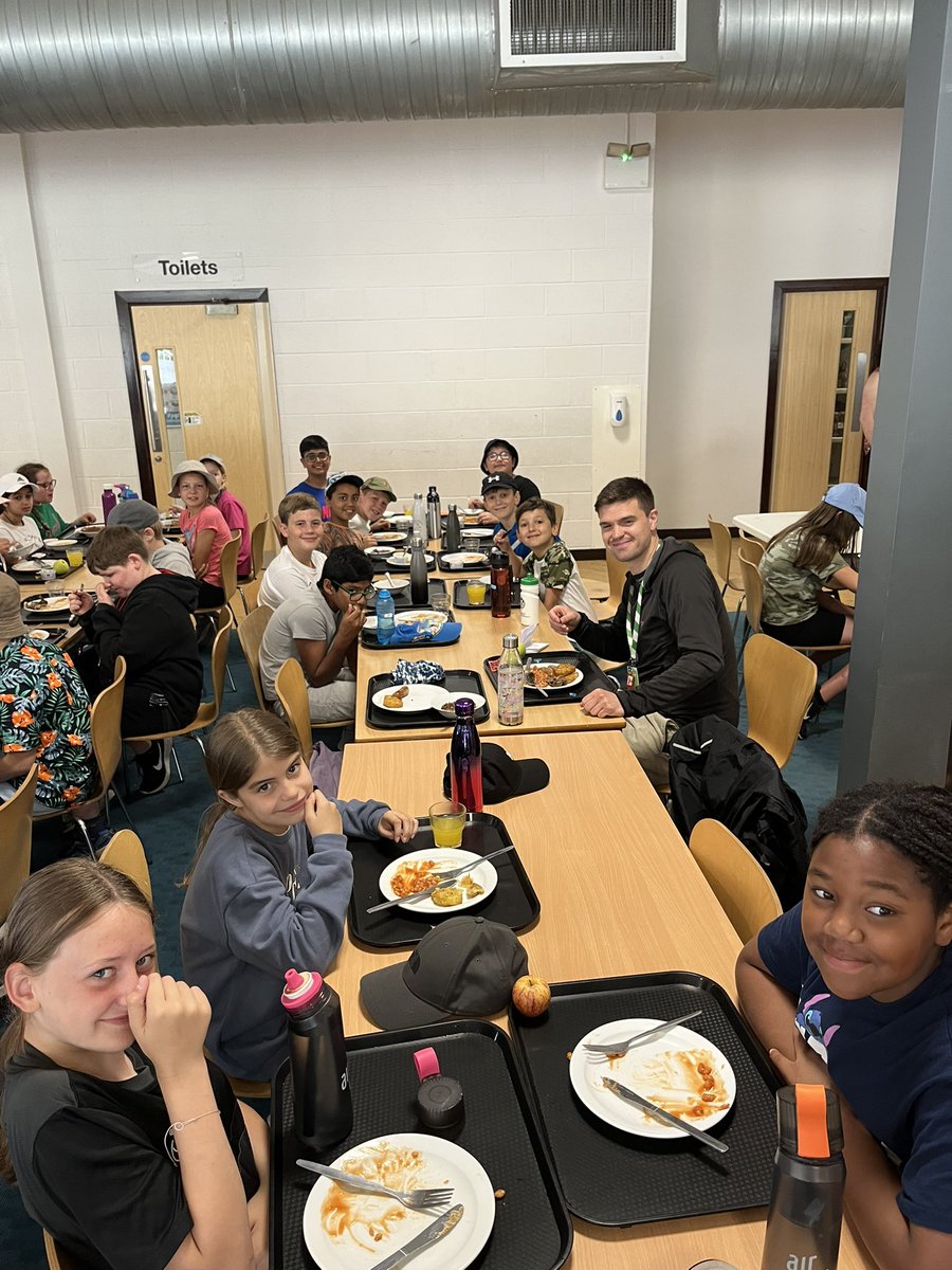 Everyone was excited for breakfast! 🍳🍊