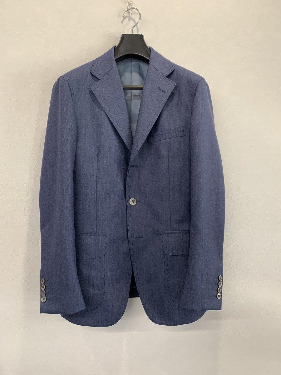 tailorsuzuki's tweet image. HARRISONS of EDINBURGH 〜FRONTIER
創業160年を迎えるハリソンズ。英国らしいしっかりとした打ち込み（300g平織）に、強い張りや腰が特徴です今なら160周年記念の織ネームが付きます！
#ハリソンズオブエジンバラ #ハリソンズ #harrisonsofedinburgh  #ordersuit #tailorsuzuki #創業160周年