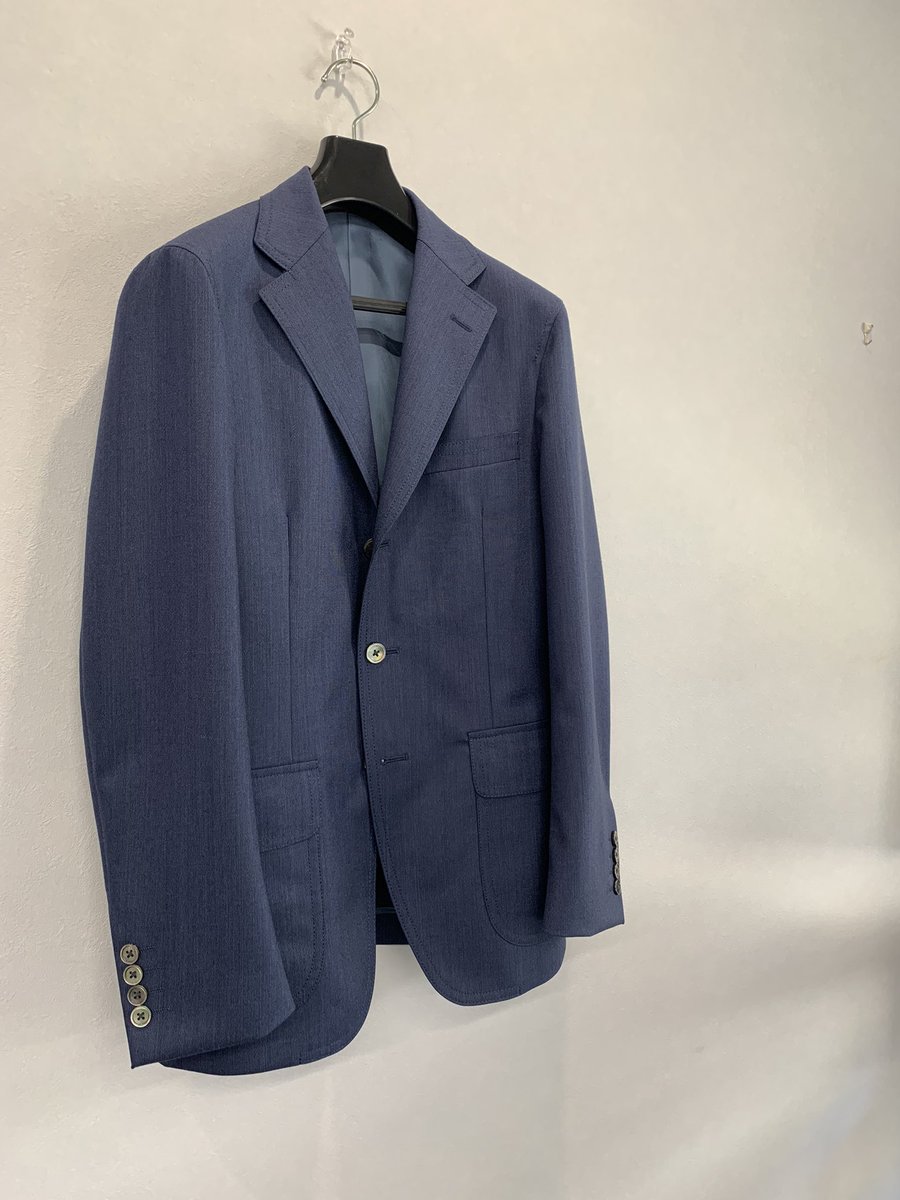 tailorsuzuki's tweet image. HARRISONS of EDINBURGH 〜FRONTIER
創業160年を迎えるハリソンズ。英国らしいしっかりとした打ち込み（300g平織）に、強い張りや腰が特徴です今なら160周年記念の織ネームが付きます！
#ハリソンズオブエジンバラ #ハリソンズ #harrisonsofedinburgh  #ordersuit #tailorsuzuki #創業160周年