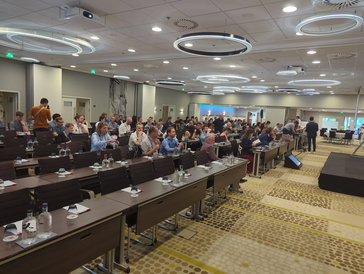 It's happening #tinyml innovation  Forum EMEA in #amsterdam  <a href="/tinyMLTalks/">tinyML</a>  the brilliant <a href="/AlessandroDevs/">Alessandro</a> is setting the scene with a welcome message..looking forward to three days of fruitful discussions on #AI on #Edge for real world applications.  tinyml.org/event/emea-202…