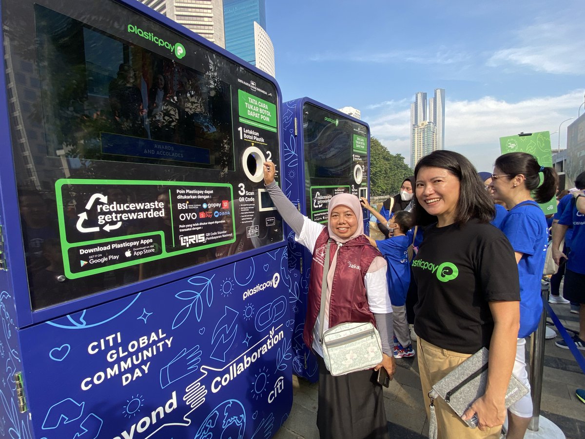plasticpay's tweet photo. #Throwback kemeriahan acara Citi Global Community Day 2023!
Plasticpay juga turut hadir dalam acara tesebut.
CEO Citi Indonesia dan jajaranya hingga para peserta sangat aktif dan antusias mendonasikan botol bekas pakainya ke RVM Citi X Plasticpay! https://t.co/y9NIiCG7bB