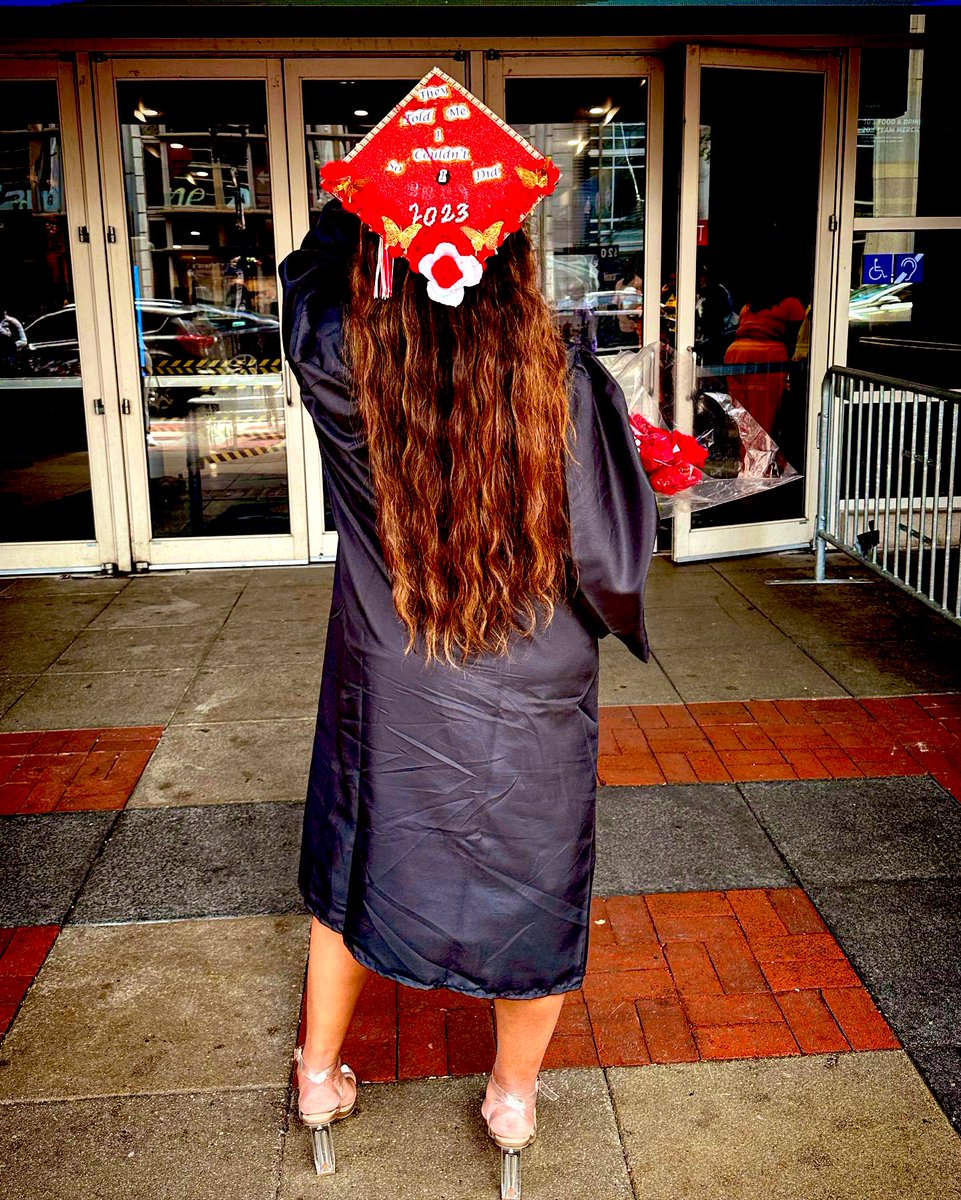 therealsydnii's tweet image. I waited a long time for this moment; finally DEGREED 🥰 #issagraduate #BScriminaljustice 🤍