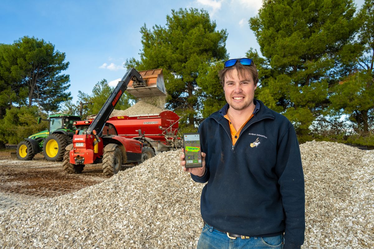 GRDC North (@grdcnorth) on Twitter photo Broden Holland and his family are using precision farming techniques to optimise grain production on their farm between Young and Grenfell in southern New South Wales: bit.ly/3NMcOJt
How are you applying technology on-farm?
📷 Nicole Baxter Broden Holland and his family are using precision farming techniques to optimise grain production on their farm between Young and Grenfell in southern New South Wales: bit.ly/3NMcOJt
How are you applying technology on-farm?
📷 Nicole Baxter