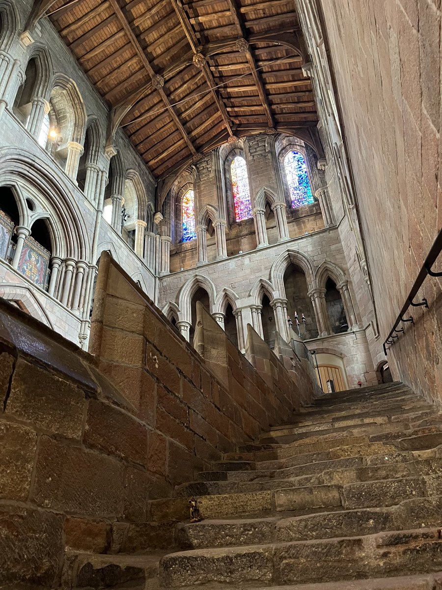The ‘night stair’ in Hexham abbey. Dating to the 1200s, the staircase allowed the canons here to travel directly between their dormitories and the heart of the church. #History #SpotTheHiddenMouse