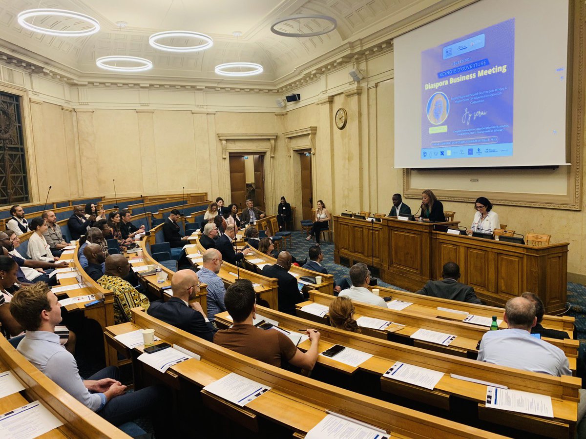 jolyandres's tweet image. #DBM2023 

Revivez en images les temps forts de notre table #Ronde de la #7ème Edition du #DBM.

⏭️(1)#Keynote : Energies renouvelables , #décarbonation de l’économie , quels enjeux pour la finance verte et éthique ?
#Ceps #Engie #CCE