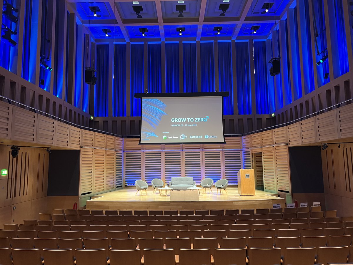 The stage is set for our Grow to Zero conference! 

First up is our CEO <a href="/MargaretNKim/">Margaret N. Kim</a> who will talk about what Gold Standard and our stakeholders have achieved and our future plans, followed by <a href="/Lfernandoamaral/">Luiz Fernando do Amaral</a> from <a href="/sciencetargets/">Science Based Targets initiative</a>.