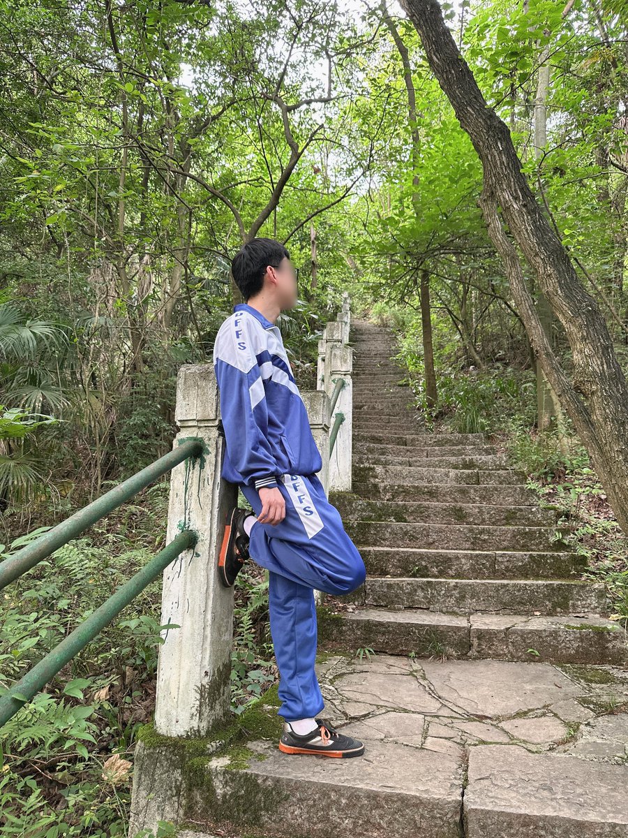 K403绿皮火车贵阳有---黔灵山公园