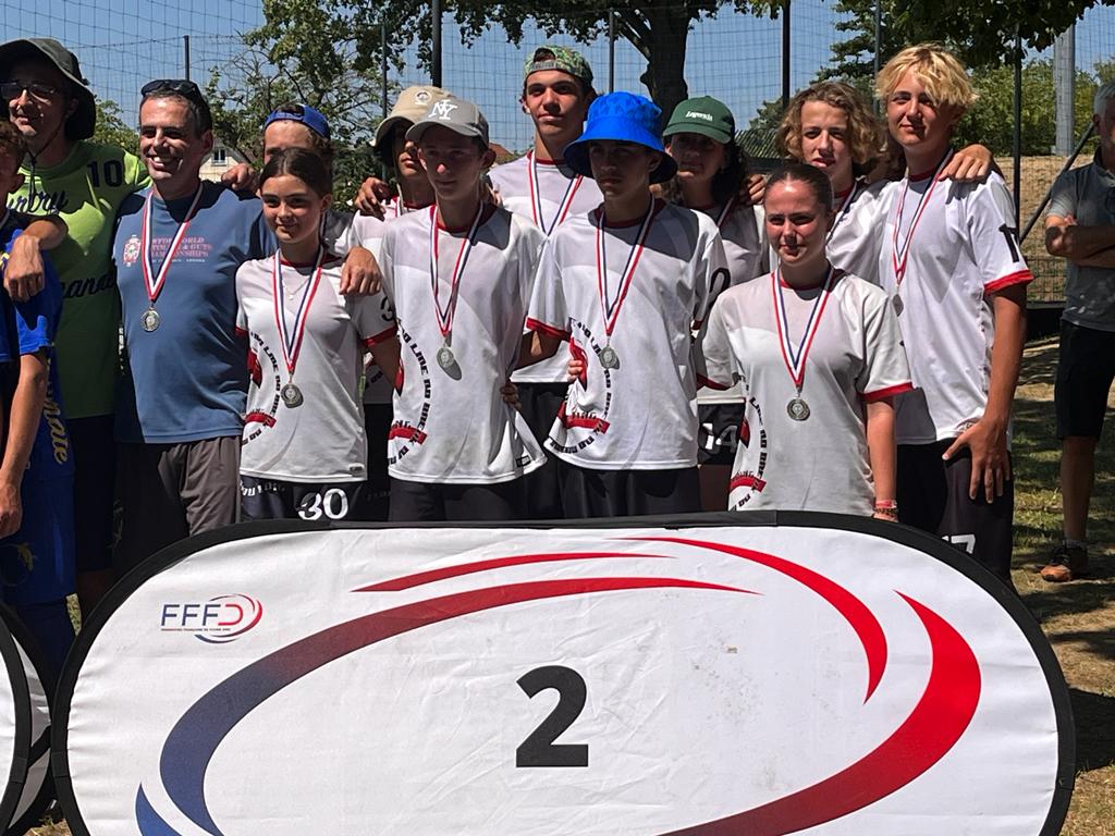 ULTIMATE - U17 - Coupe de France Junior Open Outdoor
24 et 25 juin 2023, Versailles
Encore une fois contre Salamanders Ultimate Frisbee de Courtry en finale, où ils perdent 8-5. C'est une très belle 2ème place
#flyingdiscfrance #franceultimate #coupedefrance #juniors #u17