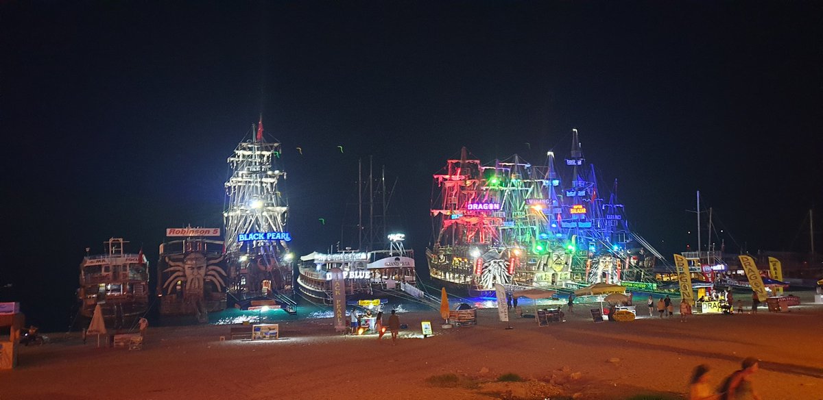 tanergode's tweet image. @elonmusk #SpaceX #Starship Hey #Elonmusk This is how the new SpaceX Starship Launchpad should look like 🏝️💥🇩🇪