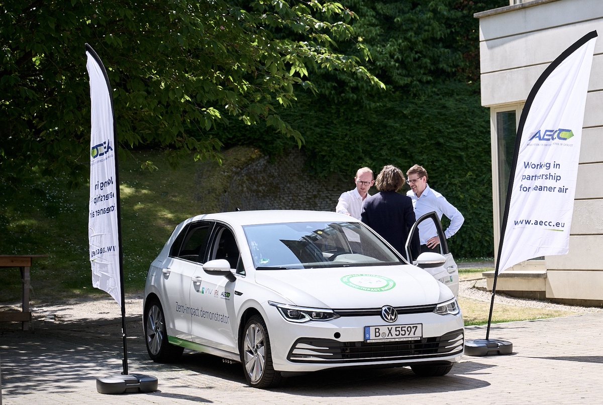 AECC_eu's tweet photo. AECC calls on the @Europarl_EN's  #ENVI committee to carefully consider the Rapporteur’s #Euro7 draft report. The Euro 7 Regulation needs to be adopted and implemented asap to further reduce #NOx and #PN from #roadtransport and improve #airquality for all EU citizens https://t.co/dBoH4G7grg