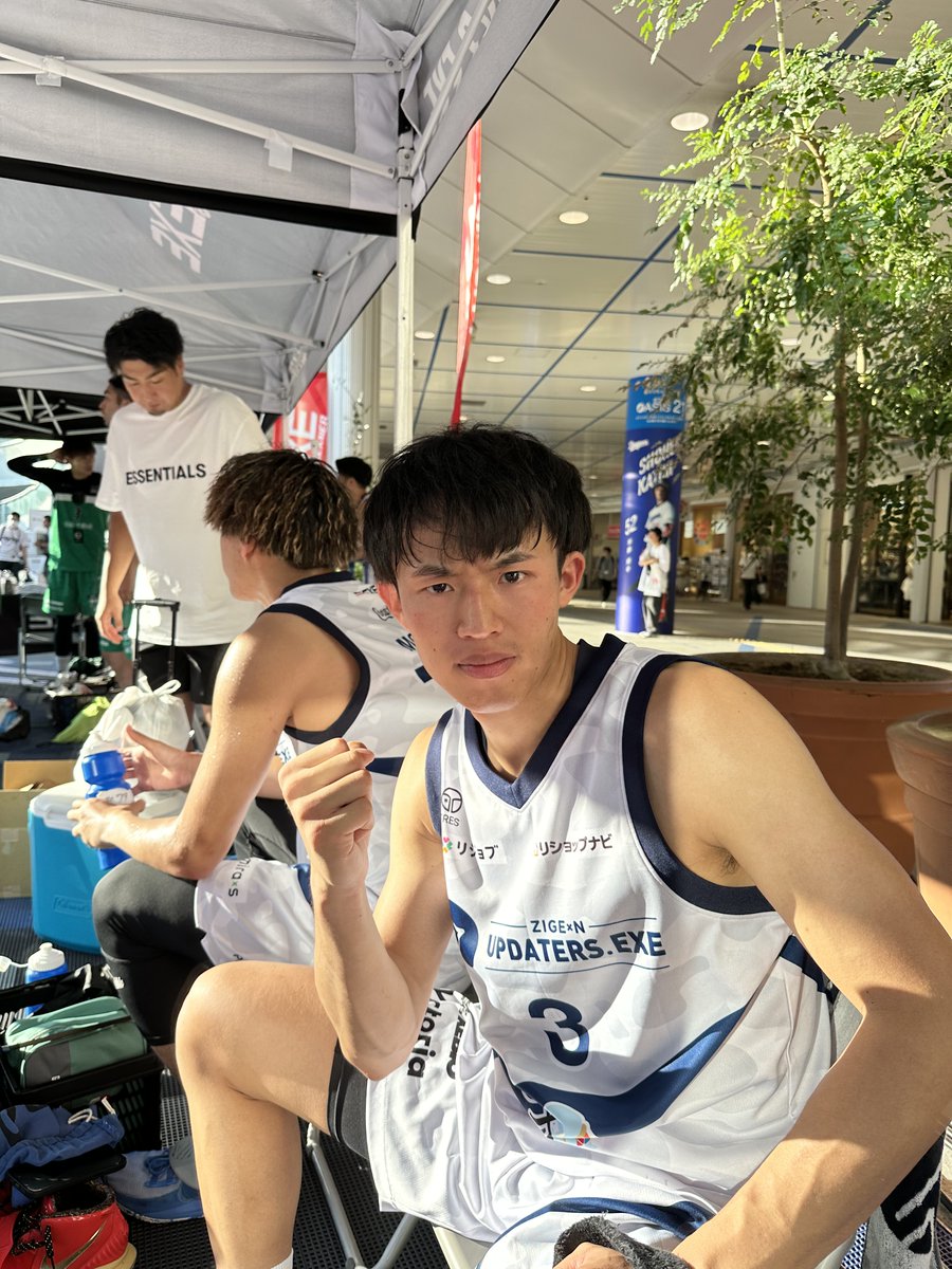 ZIGExN_UPDATERS's tweet image. ＼🏀オフショット公開✊／
カメラを向けるといつもポーズを決めてくれる忠至パイセン（下田）、キメ顔ガッツポーズくれました😆✊
目力がアツい🔥
#updaters #3x3 #アップデーターズ #バスケ #プロバスケ選手 #じげん3x3 #じげん #zigexn #京都